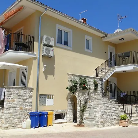 Ela * Umag