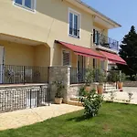 Ela Apartmán *